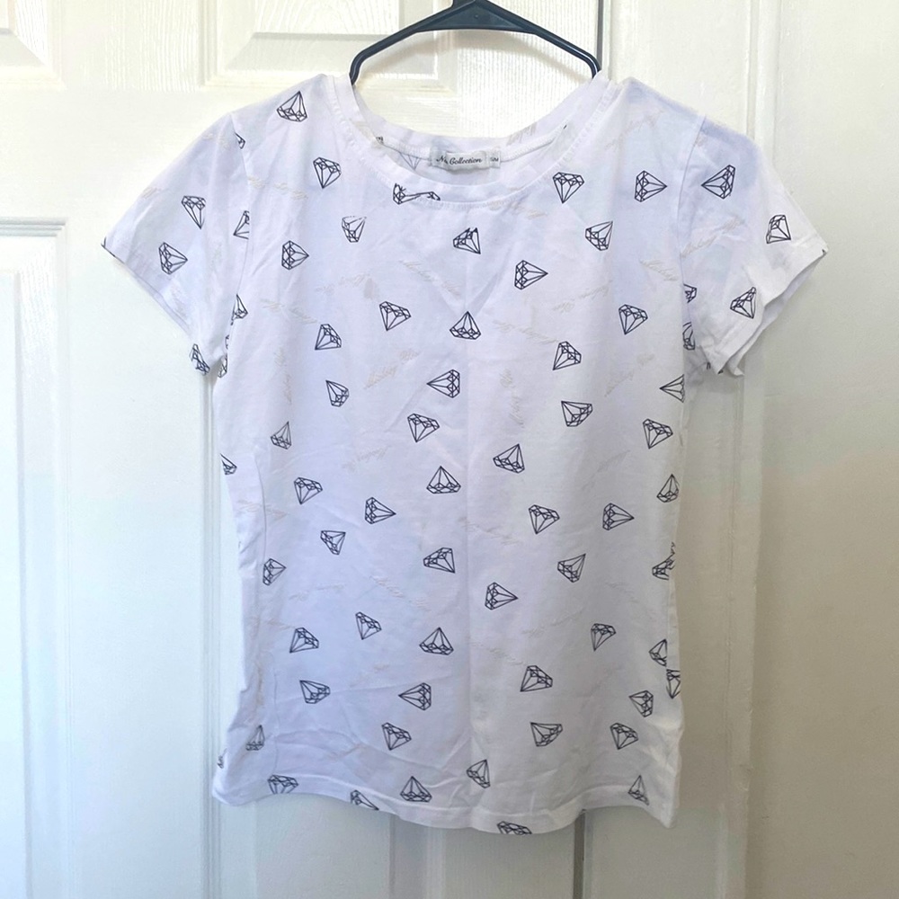 Black and white t shirt with design